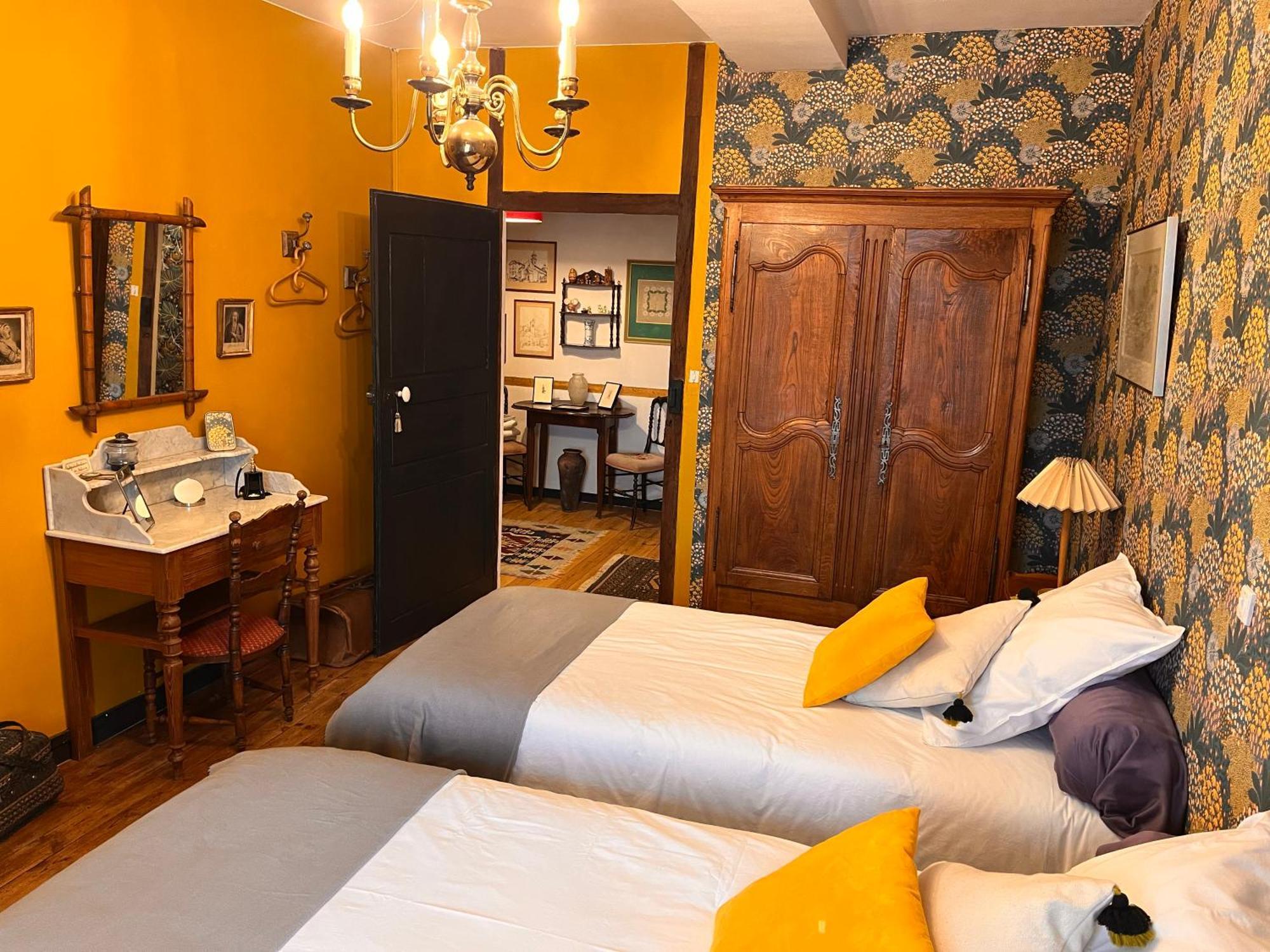 Bed and Breakfast Les Loges Du Chaudron La Chapelle-aux-Choux Exterior foto